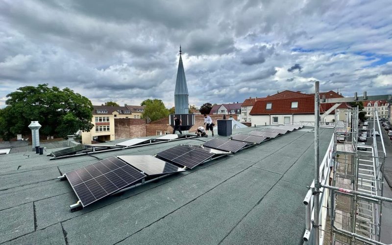 Photovoltaik Flachdach-Montage auf Gewerbegebäude Iserlohn
